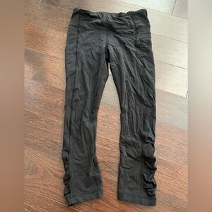 Lululemon leggings size 6 with side ruching detail